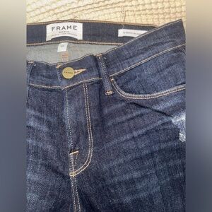 FRAME le skinny de jeanne dark wash distressed jean 29